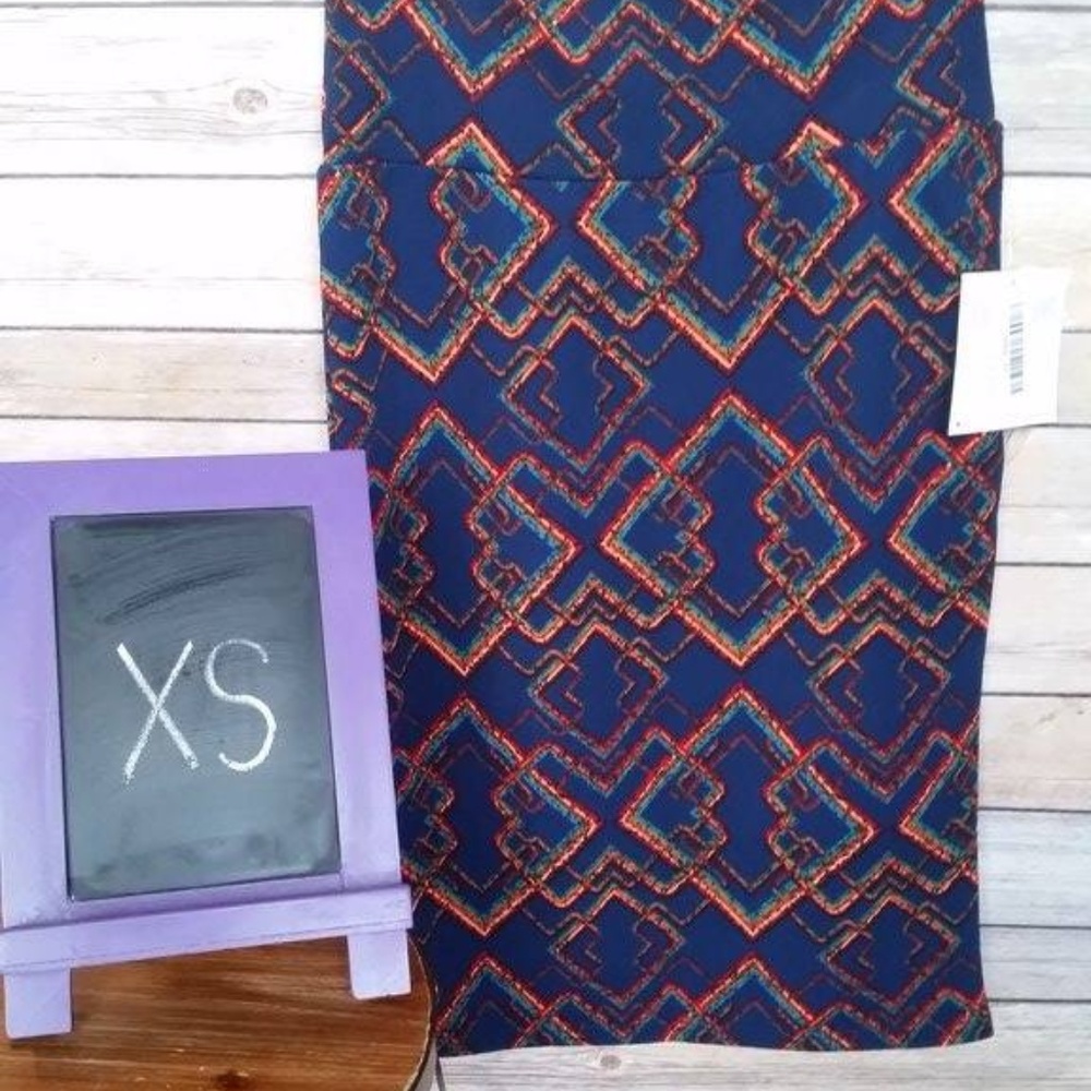 BNWT XS LuLaRoe Cassie pencil skirt